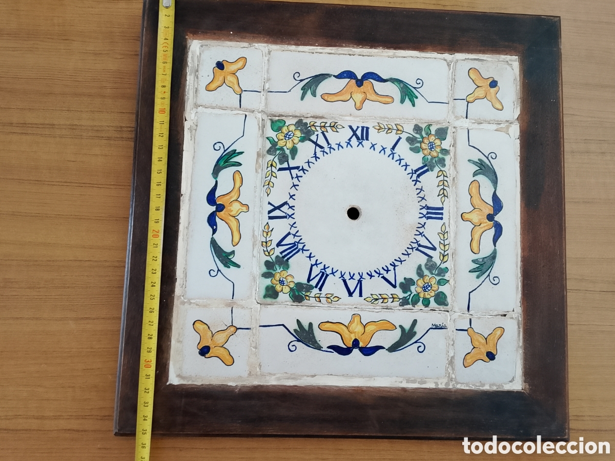 Antig&uuml;edades: RELOJ DE AZULEJOS ANTIGUOS ENMARCADO PARA PONER MAQUINARIA DE RELOJ EL AZULEJO CENTRAL SUELTO LEER