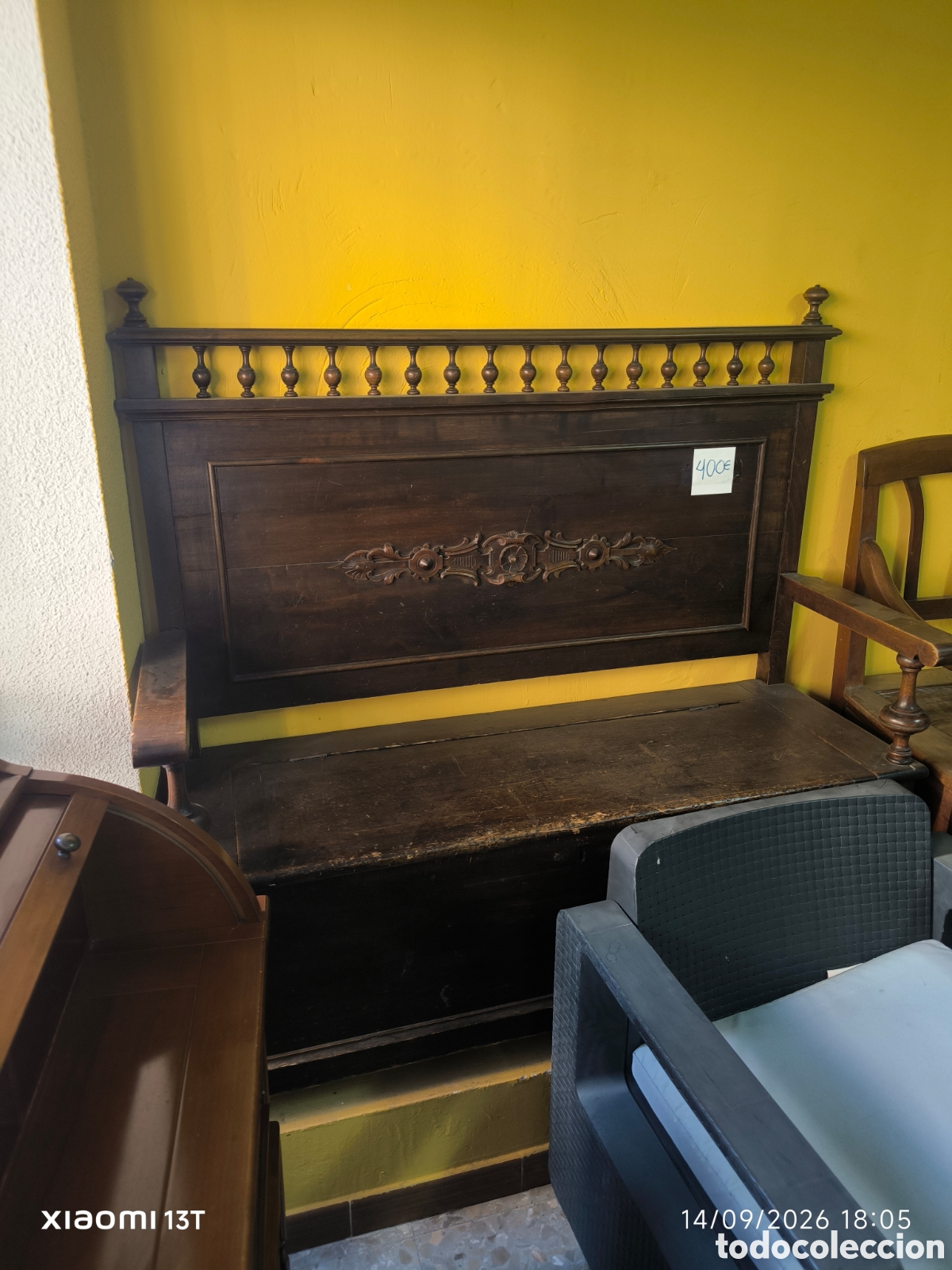 Antig&uuml;edades: Banco con ba&uacute;l antiguo - Foto 1