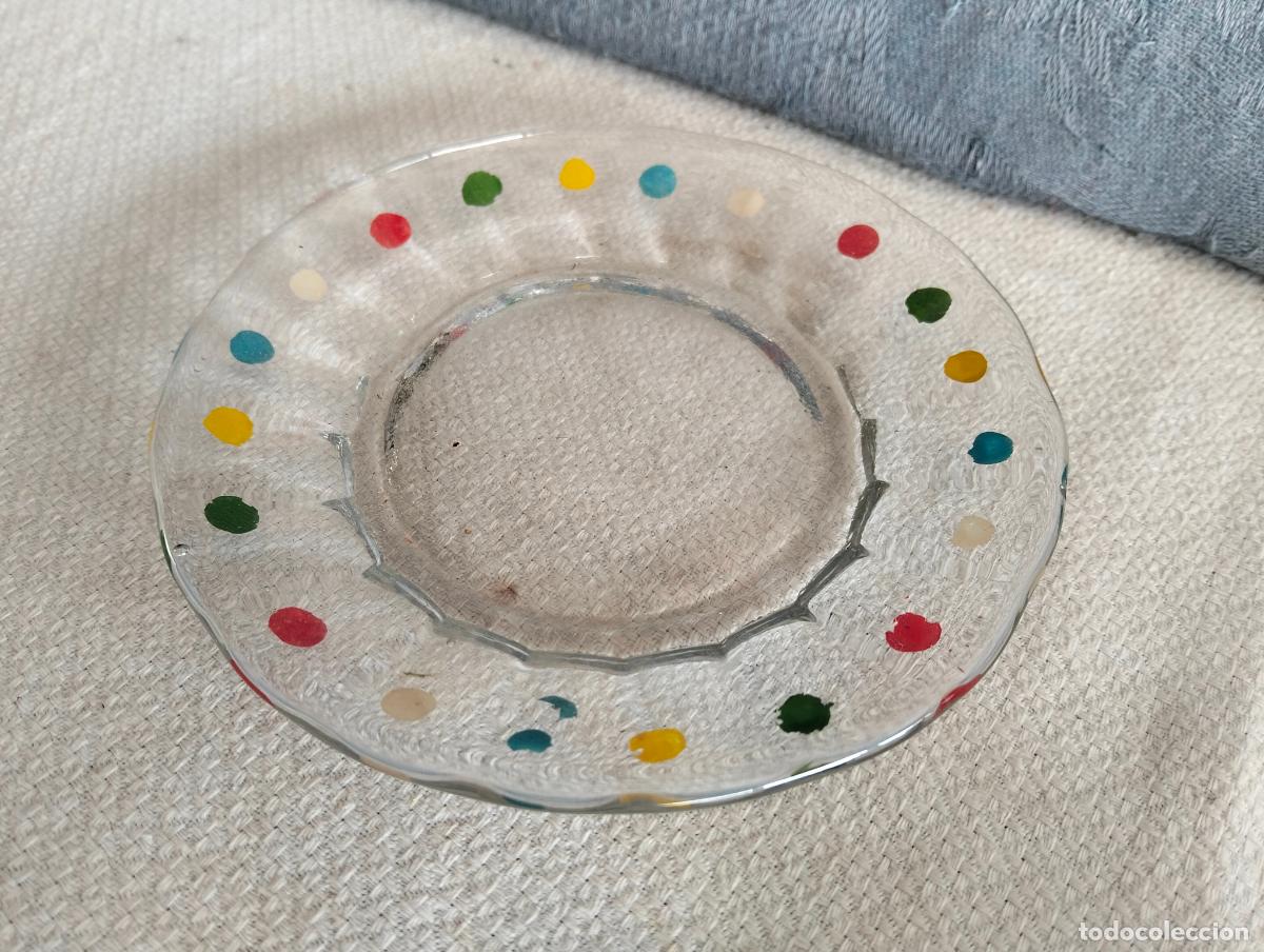 Antig&uuml;edades: Plato de cristal prensado con redondeles de colores perfecto repuestos de los a&ntilde;os 60-70