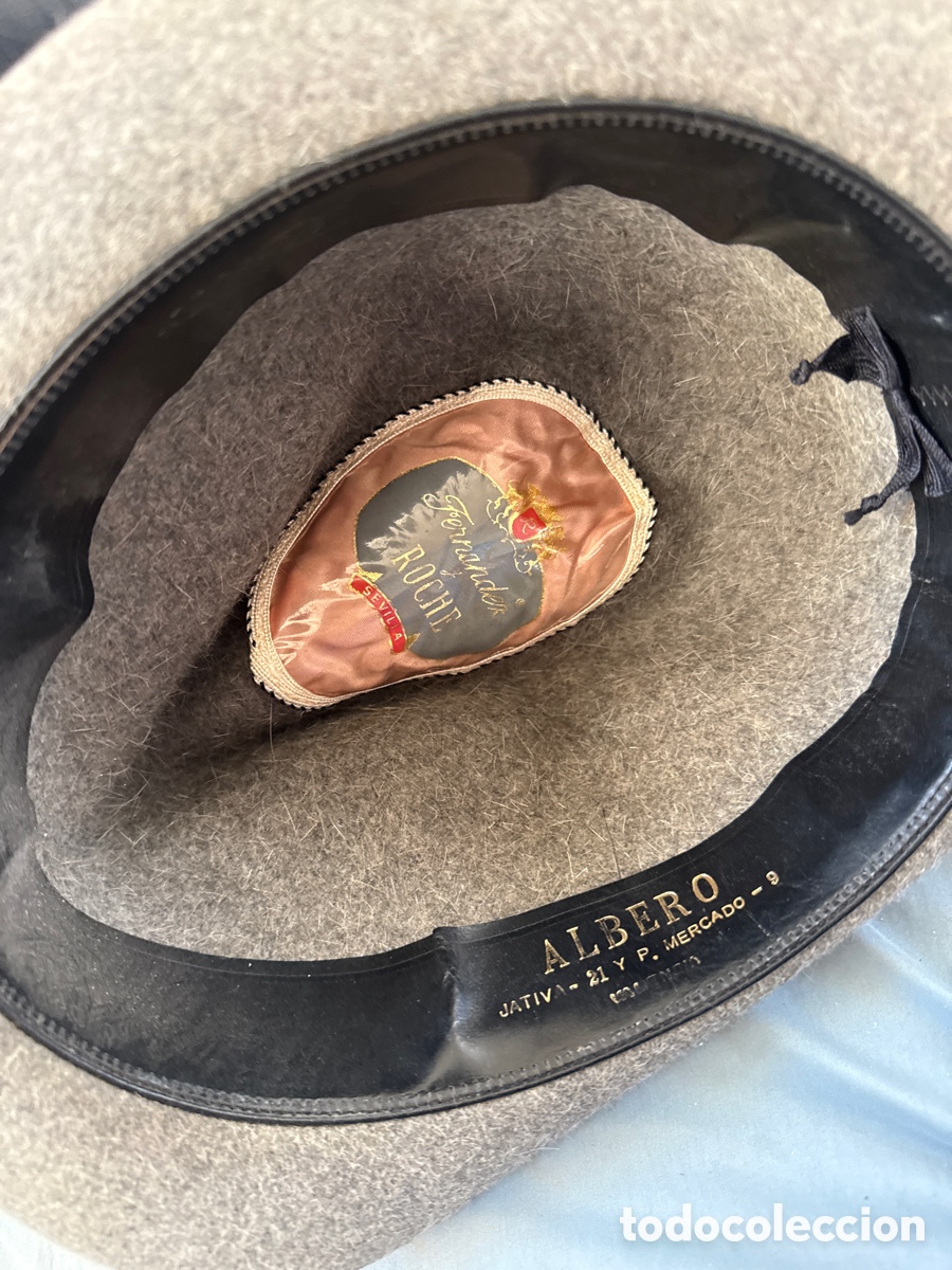 Antiguidades: Vendo espectacular sombrero ROCHE
