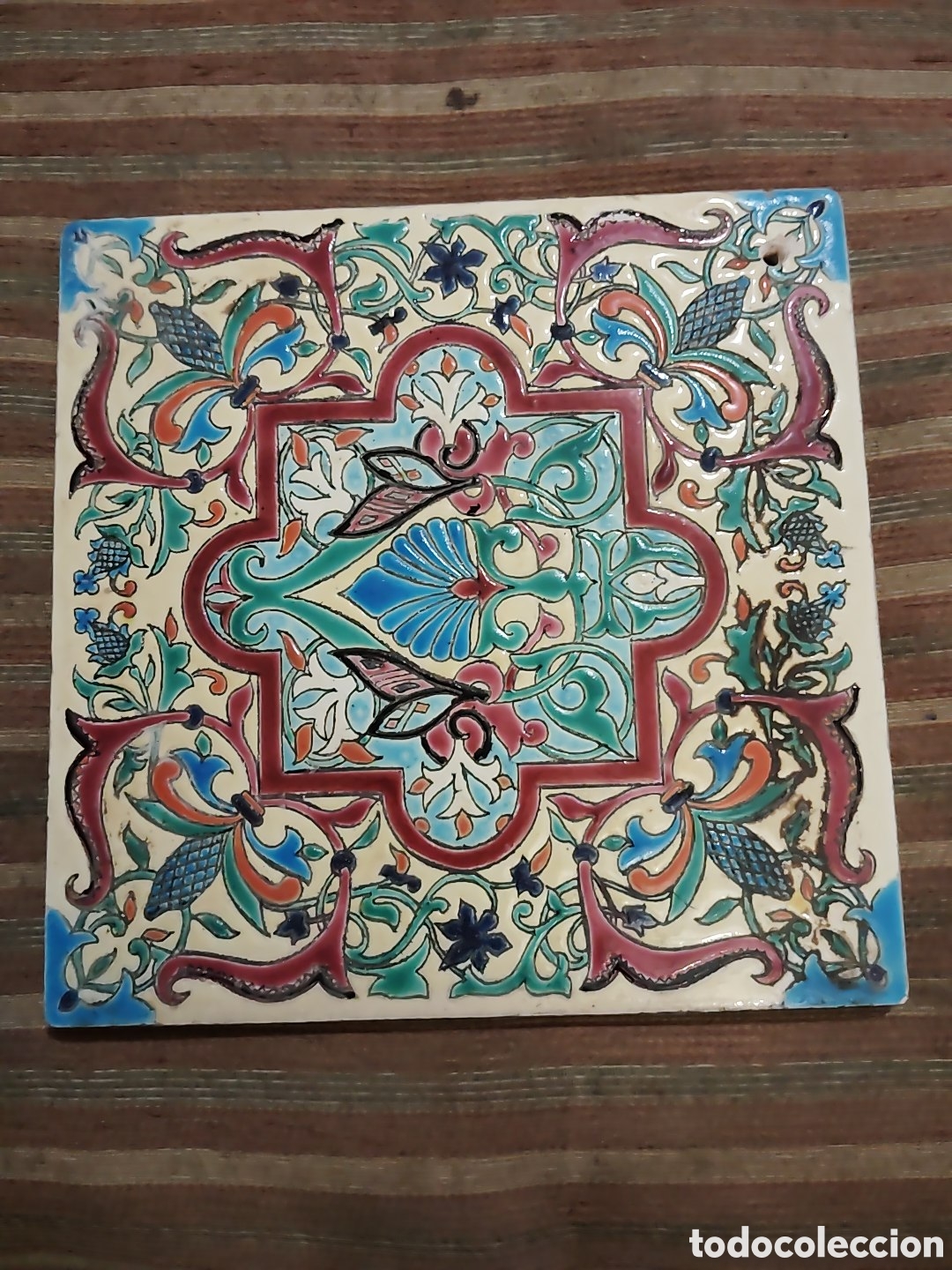 Antig&uuml;edades: Azulejo de la Real fabrica Pickman Y Cia. La Cartuja de Sevilla. 21,5 x 31,5 x 1 cm. 20 medallas oro