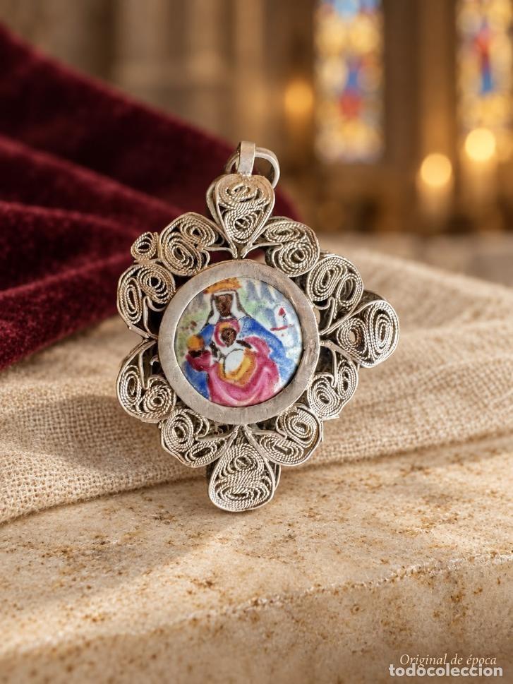 Antig&uuml;edades: (ANT-260911)DEVOCIONARIO CON FILIGRANA DE PLATA VIRGEN DE MONSERRAT Y SAN BENET - SIGLO XVIII