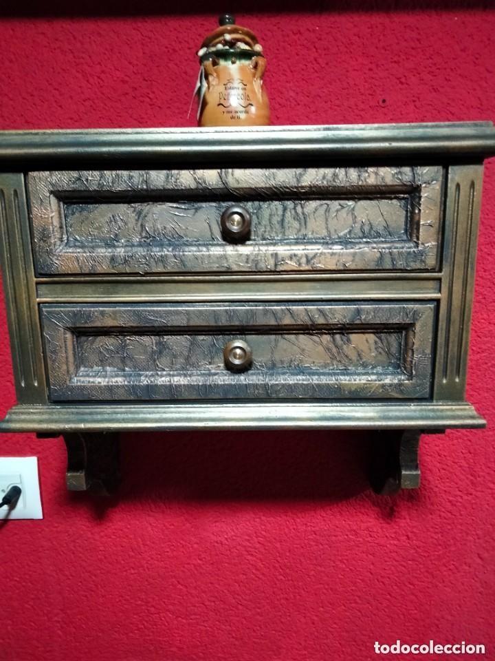 Antig&uuml;edades: bonito mueble estanteria con dos cajones
