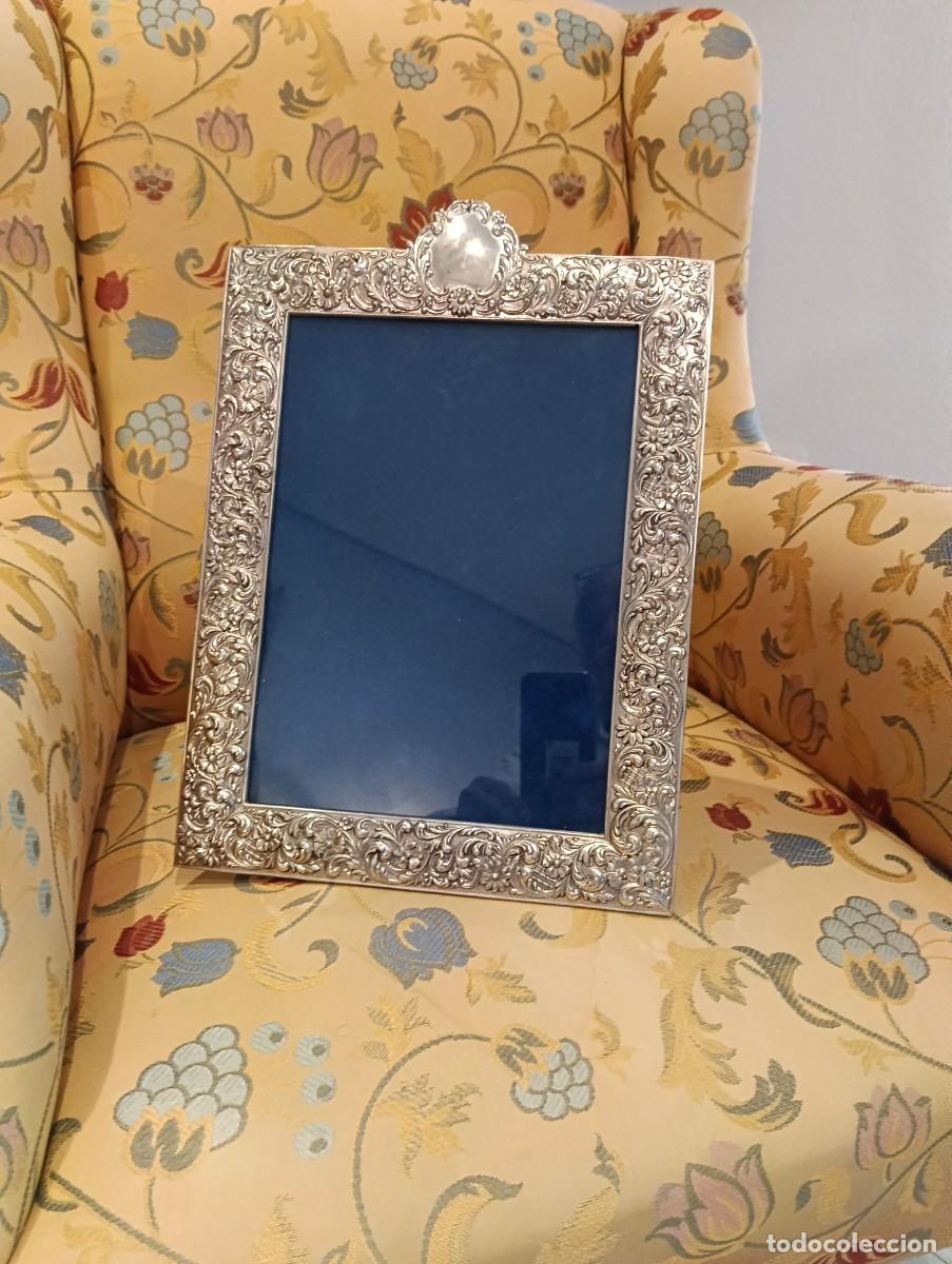 Antig&uuml;edades: Marco plata punzon 925 mide 38 cm por 27 cm peso 925gr buen estado
