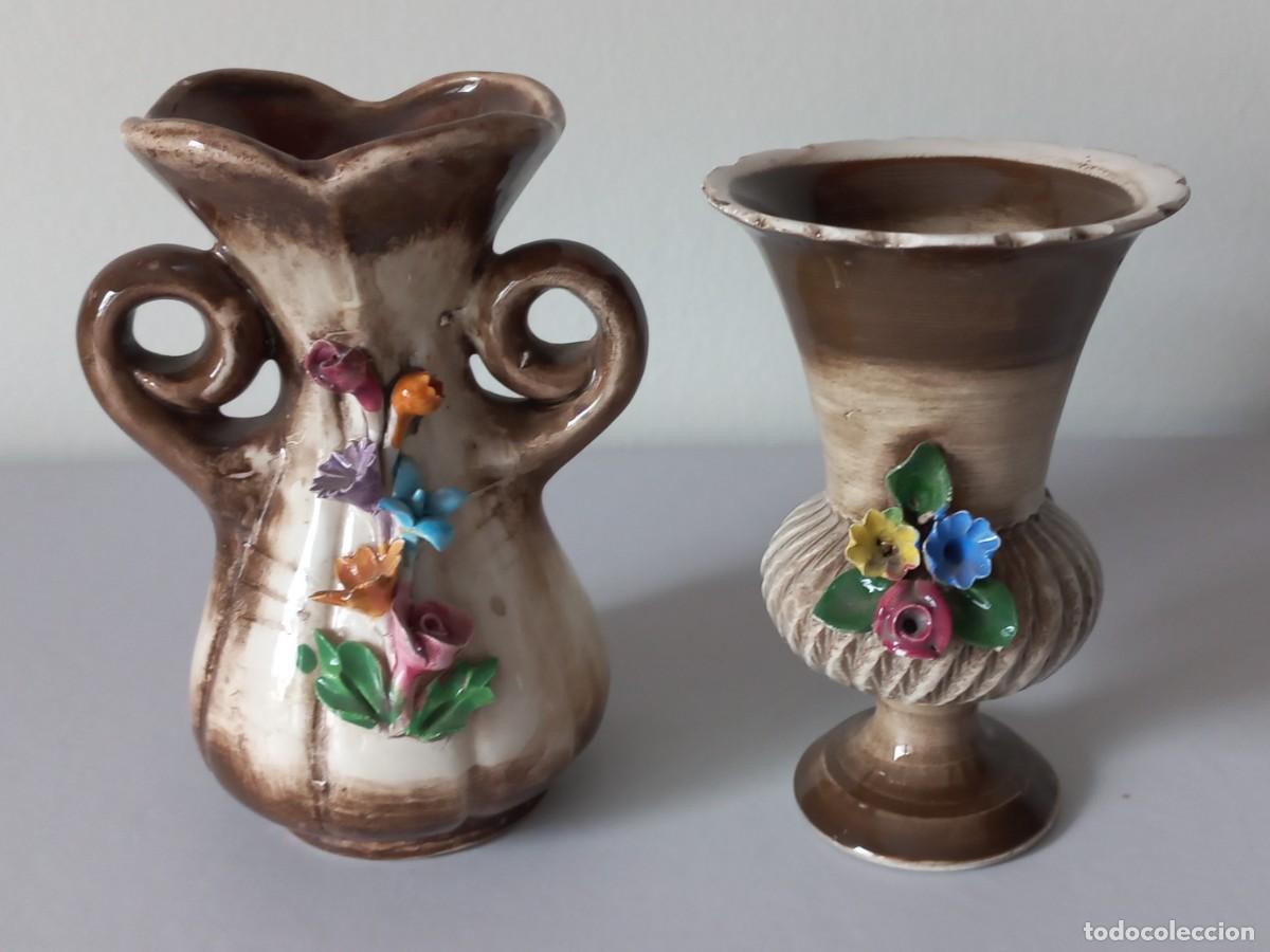 Antig&uuml;edades: DOS JARRONES FLOREROS CAPODIMONTE - Foto 2