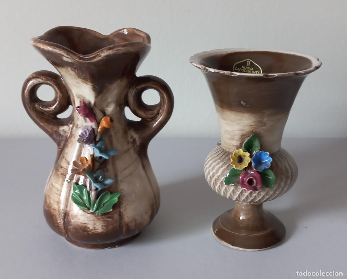 Antig&uuml;edades: DOS JARRONES FLOREROS CAPODIMONTE - Foto 3