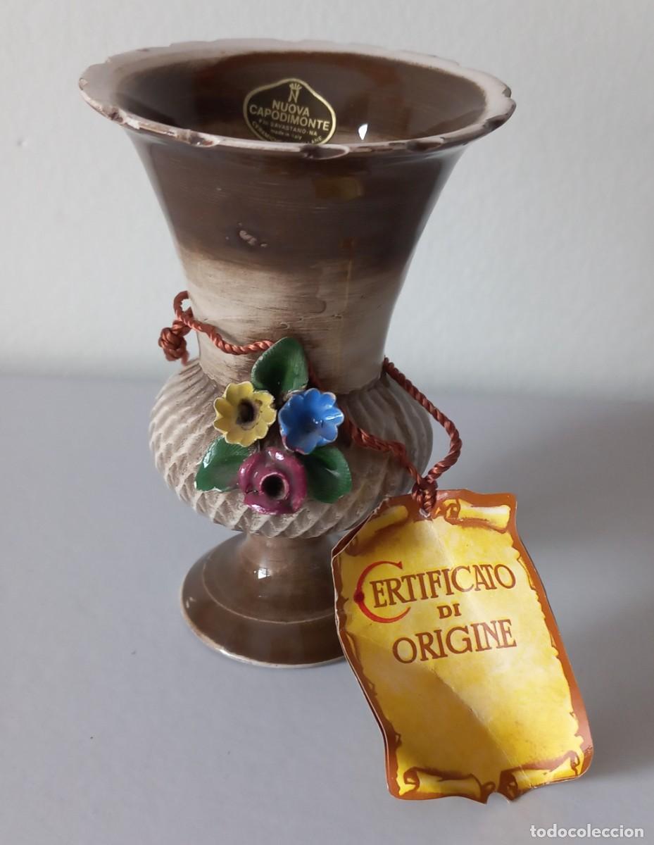 Antig&uuml;edades: DOS JARRONES FLOREROS CAPODIMONTE - Foto 4