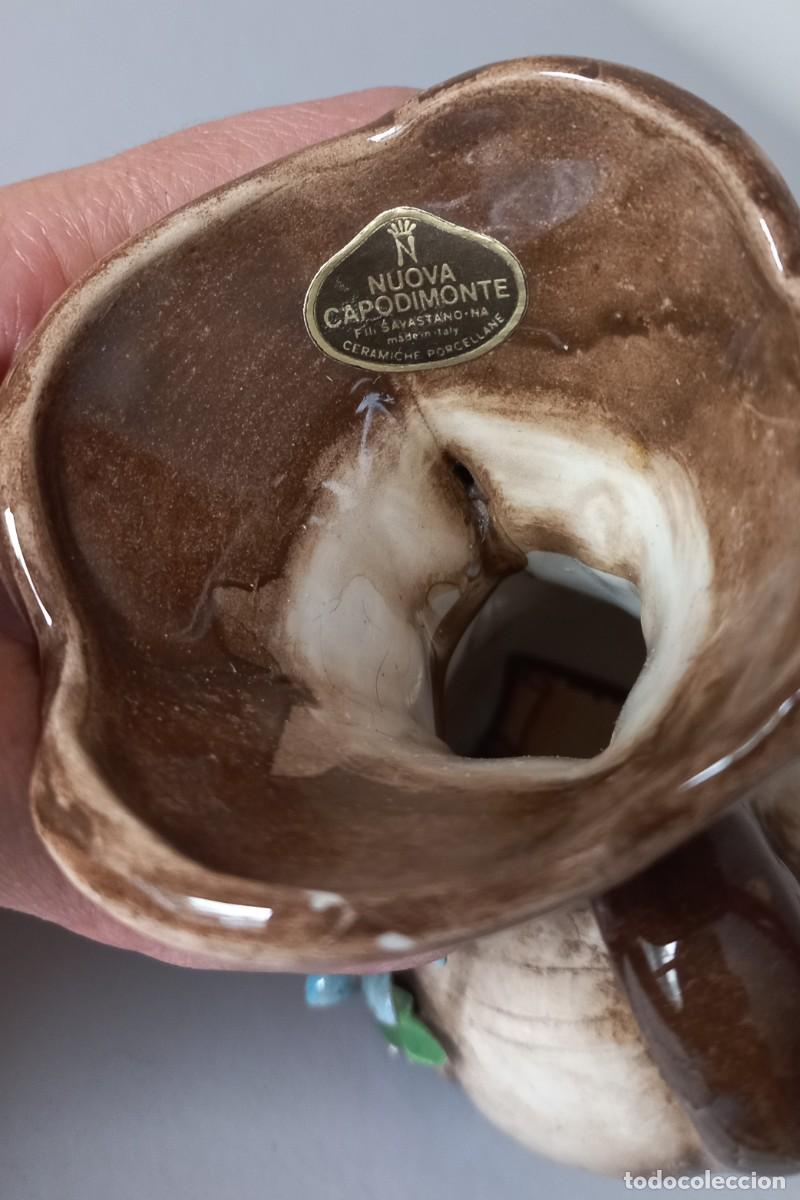 Antig&uuml;edades: DOS JARRONES FLOREROS CAPODIMONTE - Foto 10