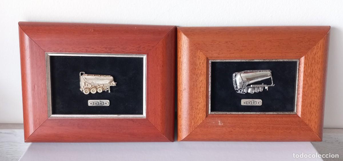Antig&uuml;edades: CONJUNTO DE DOS CUADROS CON DETALLES EN PLATA DE LEY CERTIFICADA