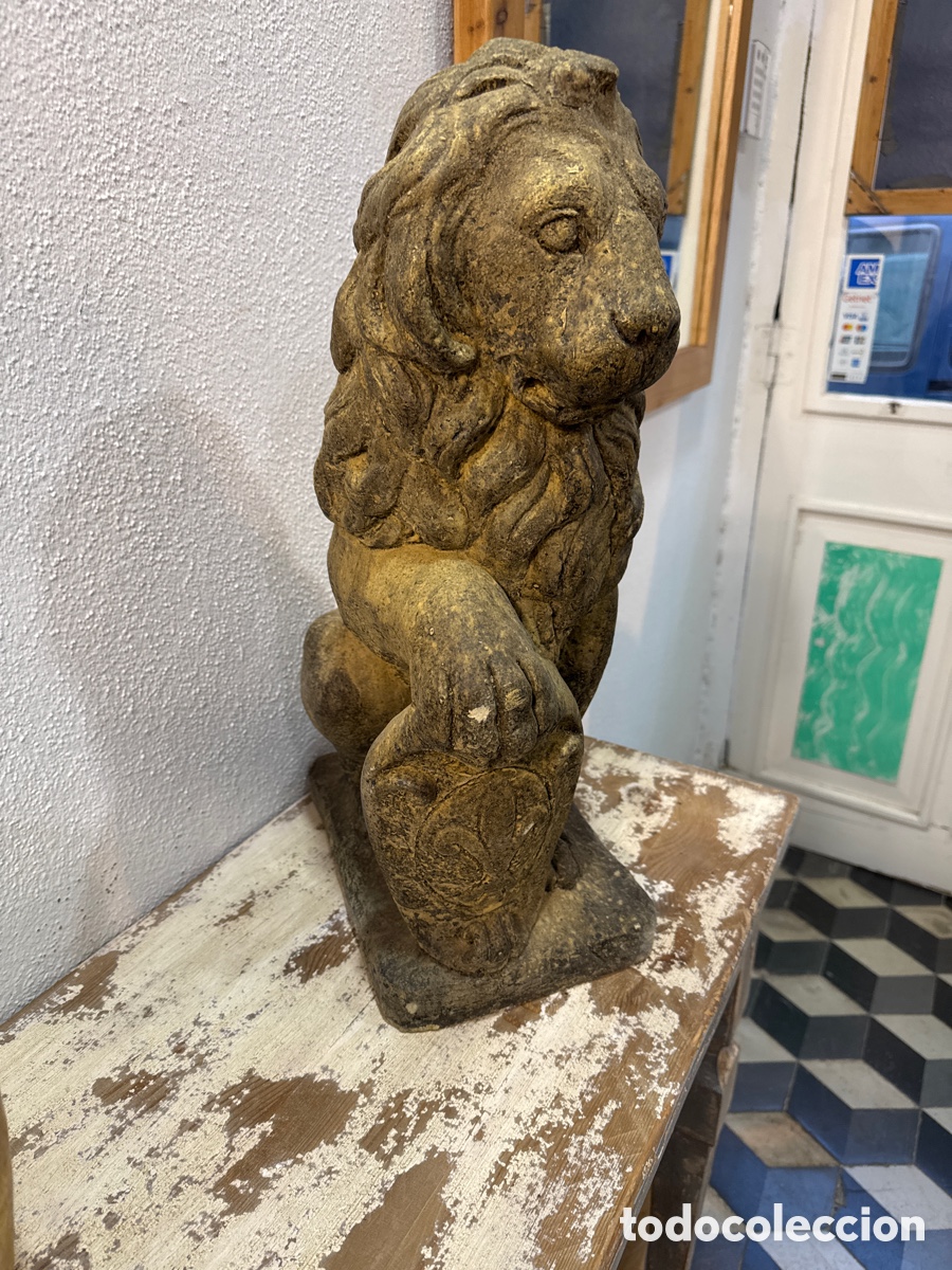 Antig&uuml;edades: Pareja de leones en piedra artificial - Foto 4