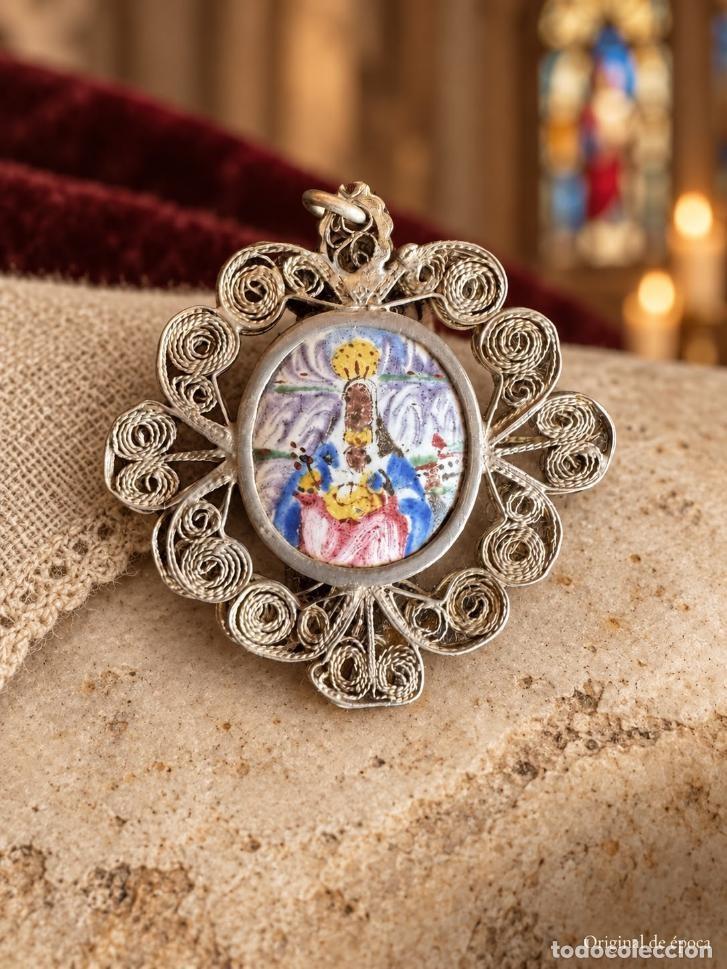 Antig&uuml;edades: (ANT-260917)DEVOCIONARIO CON FILIGRANA DE PLATA VIRGEN DE MONTSERRAT Y SAN BENET - SIGLO XVIII