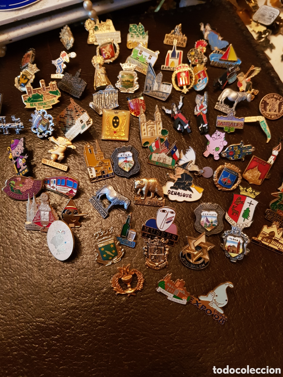 Antig&uuml;edades: LOTE DE 100 ANTIGUOS PINES