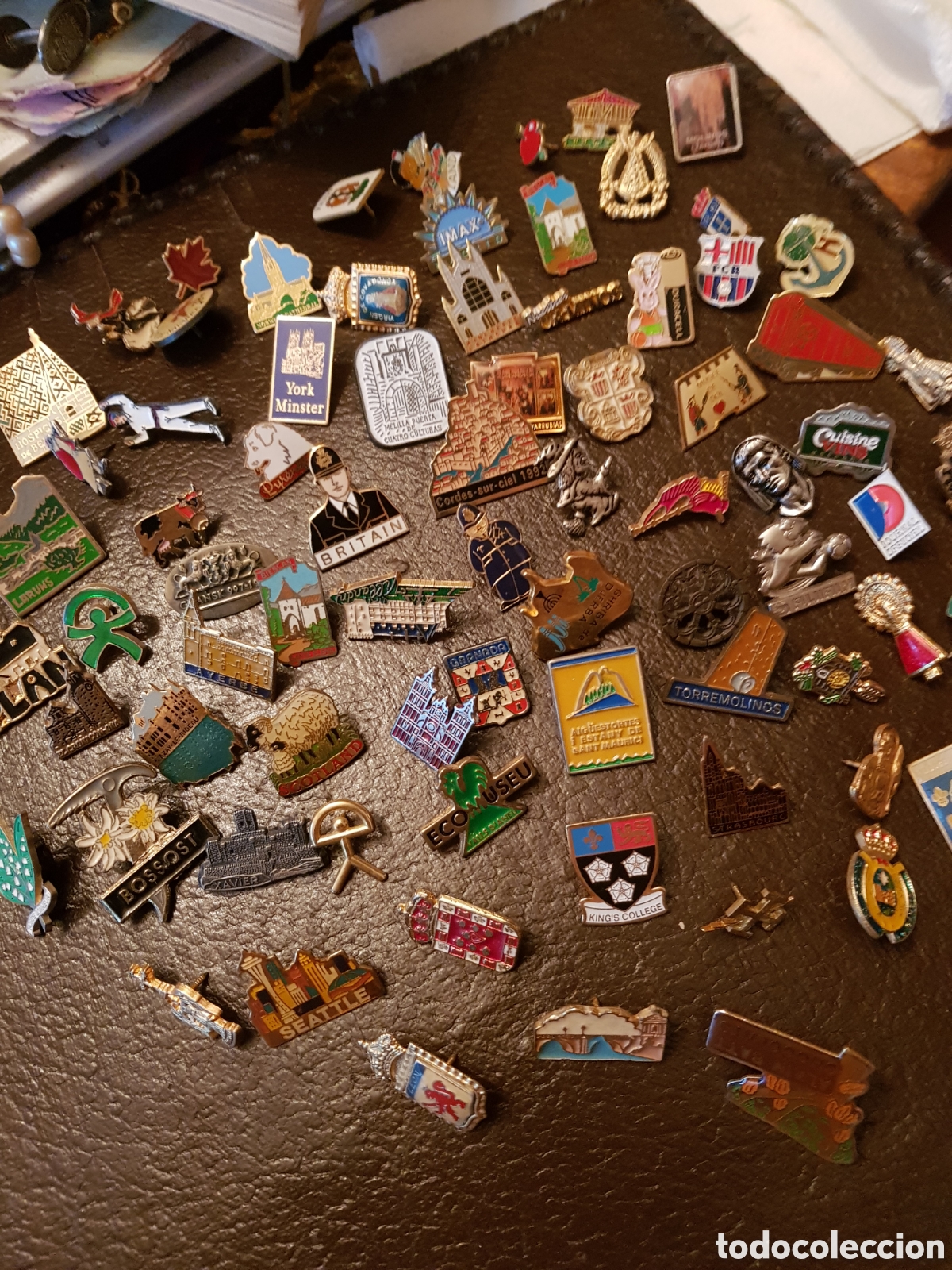 Antig&uuml;edades: LOTE DE 100 ANTIGUOS PINES