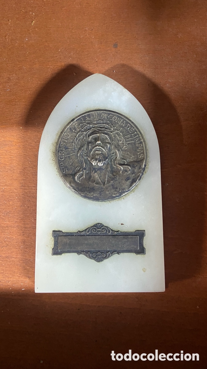 Antig&uuml;edades: Placa devocional en alabastro - Santo Cristo de la Agon&iacute;a de Limpias (Cantabria) - Vintage