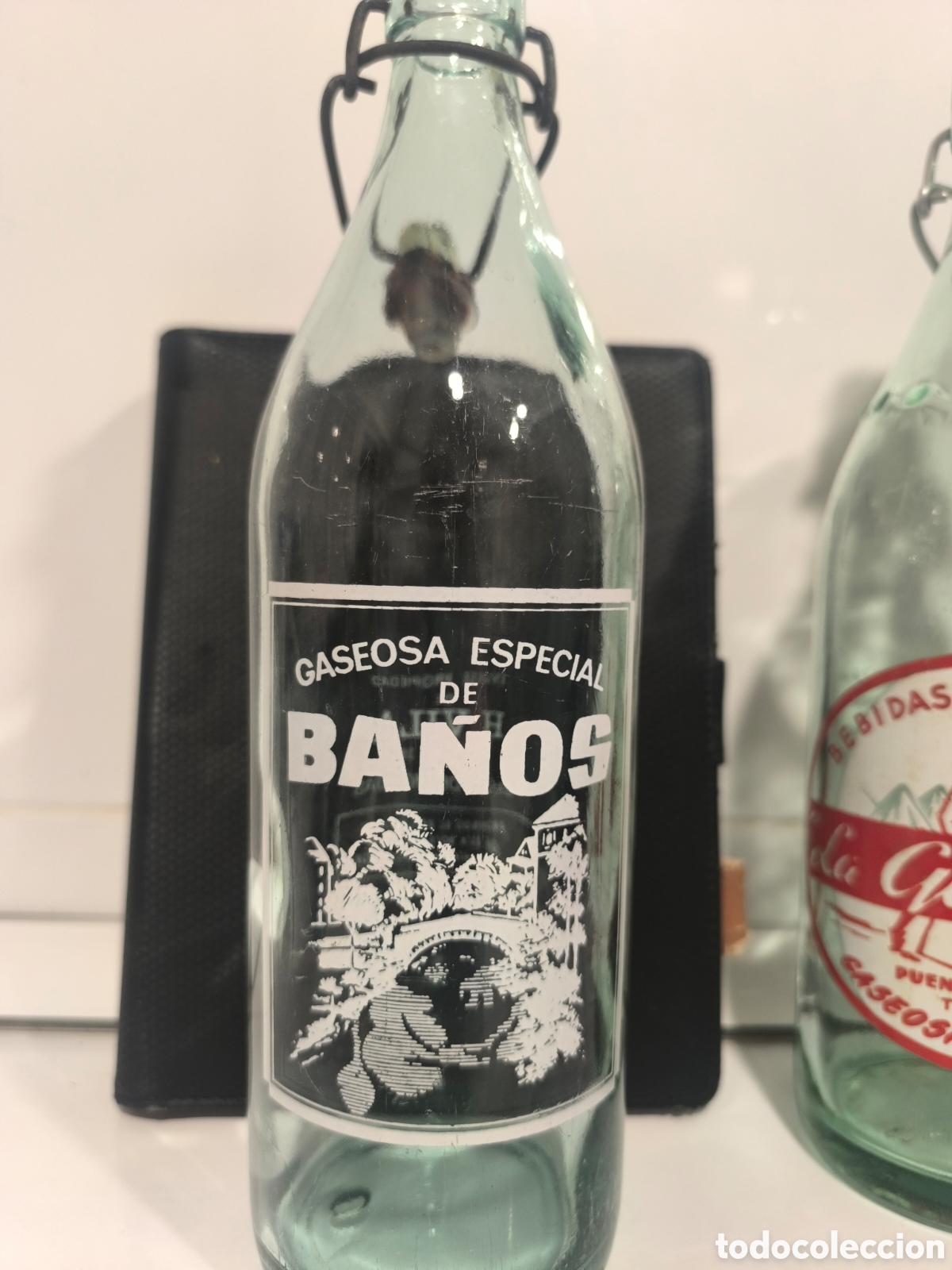 Antig&uuml;edades: Botella de Gaseosa antigua ba&ntilde;os, Ourense , en muy buenas condiciones. Dif&iacute;cil de
