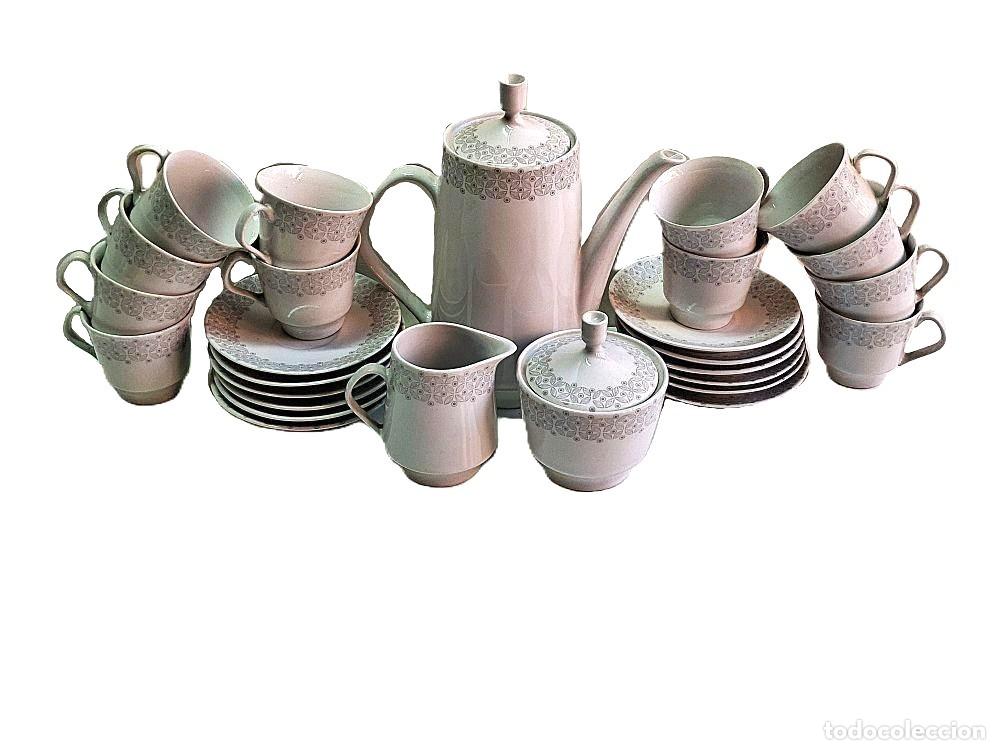 Antiquit&eacute;s: MOAHSA PORCELANA VIGO DEMITASSE - CAFETERA, AZ&Uacute;CAR, CREMA, 12 TAZAS Y PLATOS