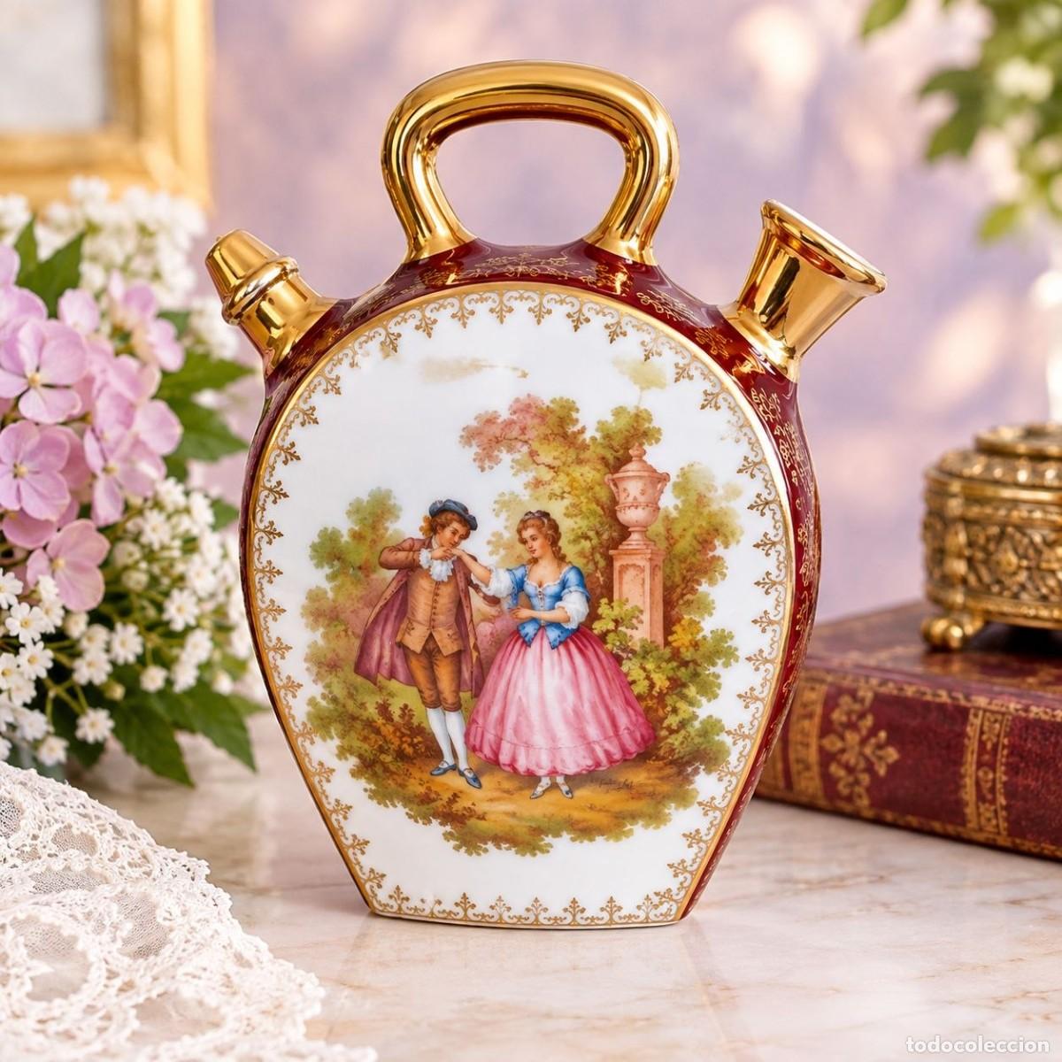 Antig&uuml;edades: ANTIGUA PIEZA DE PORCELANA C.P. LIMOGES CON ESCENA ROMANTICA Y DORADOS