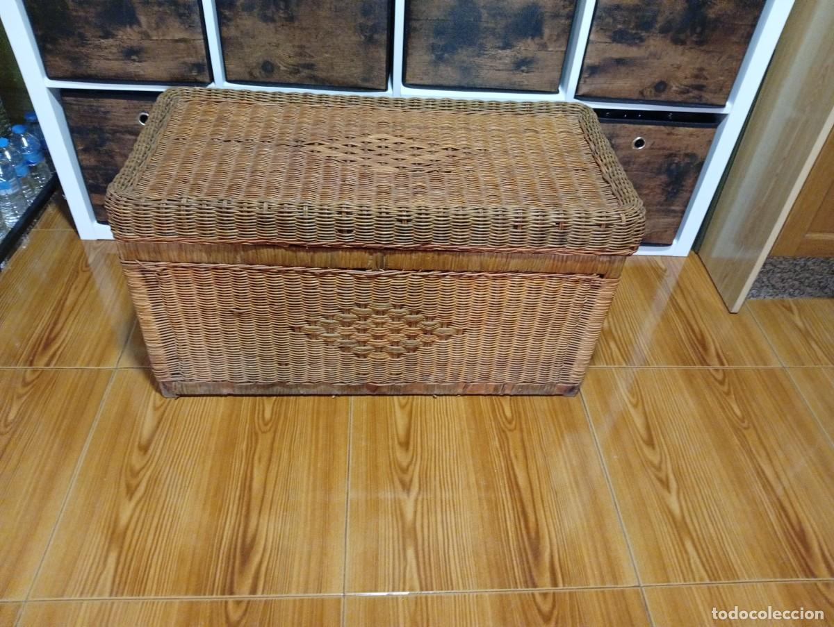 Antig&uuml;edades: bonito baul de mimbre - Foto 2