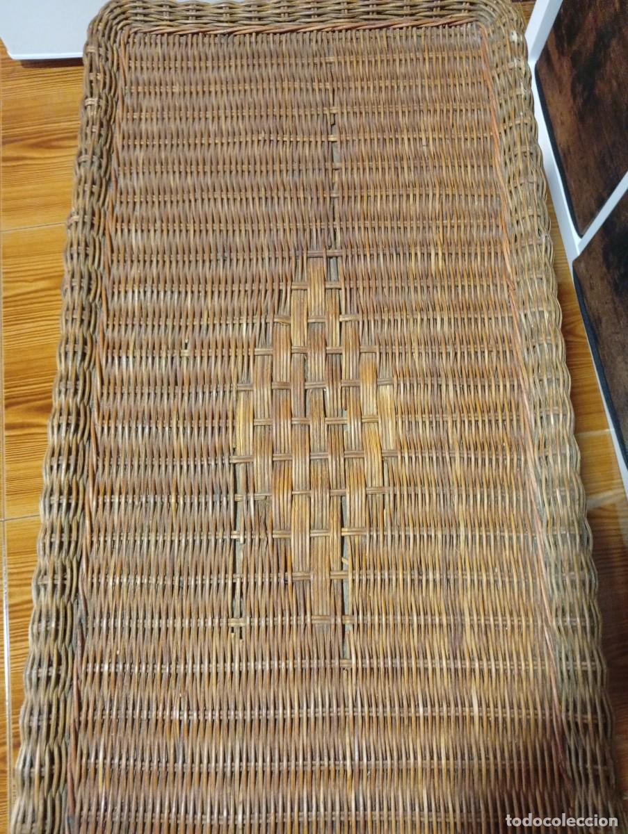 Antig&uuml;edades: bonito baul de mimbre - Foto 4