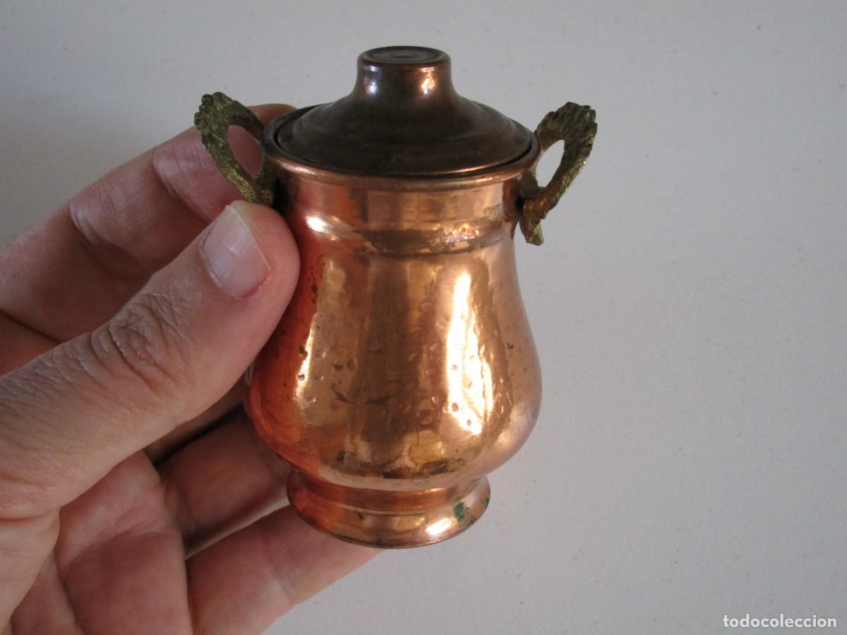 Antig&uuml;edades: JARRITA DE COBRE CON TAPA 8 CM