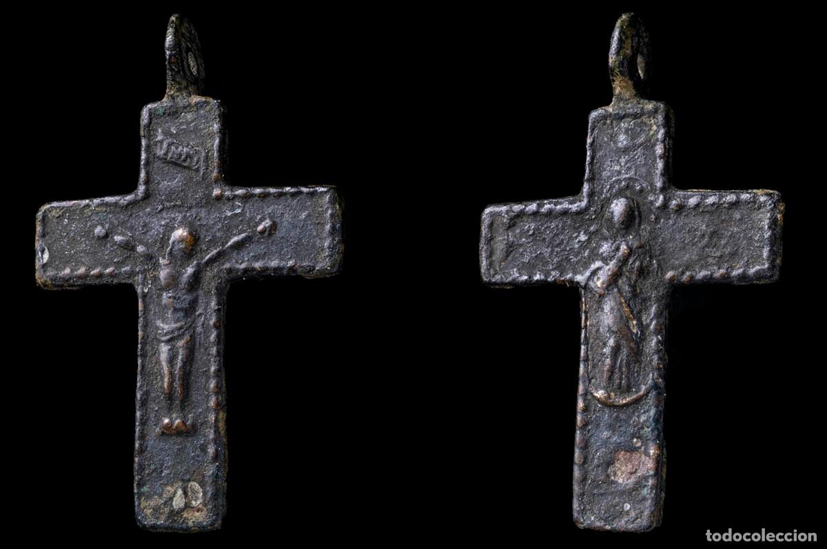Antig&uuml;edades: Religious Cross Biface Inmaculada, XVI-XVII centuries - 38 X 24 mm.