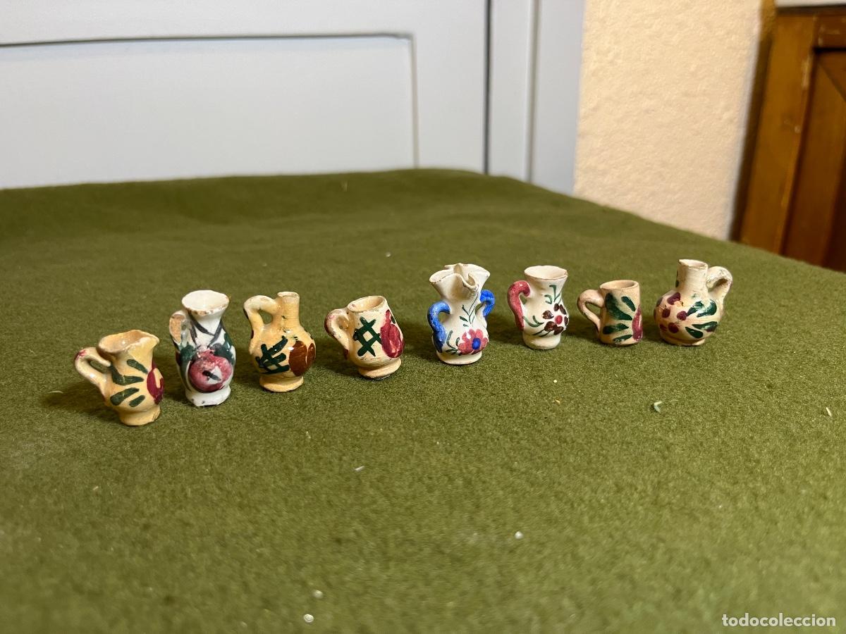 Antiquit&eacute;s: Gran lote de 8 antiguas miniaturas de cer&aacute;mica pintadas a mano &ndash; Jarritas, picheles y vasijas &ndash; Casa