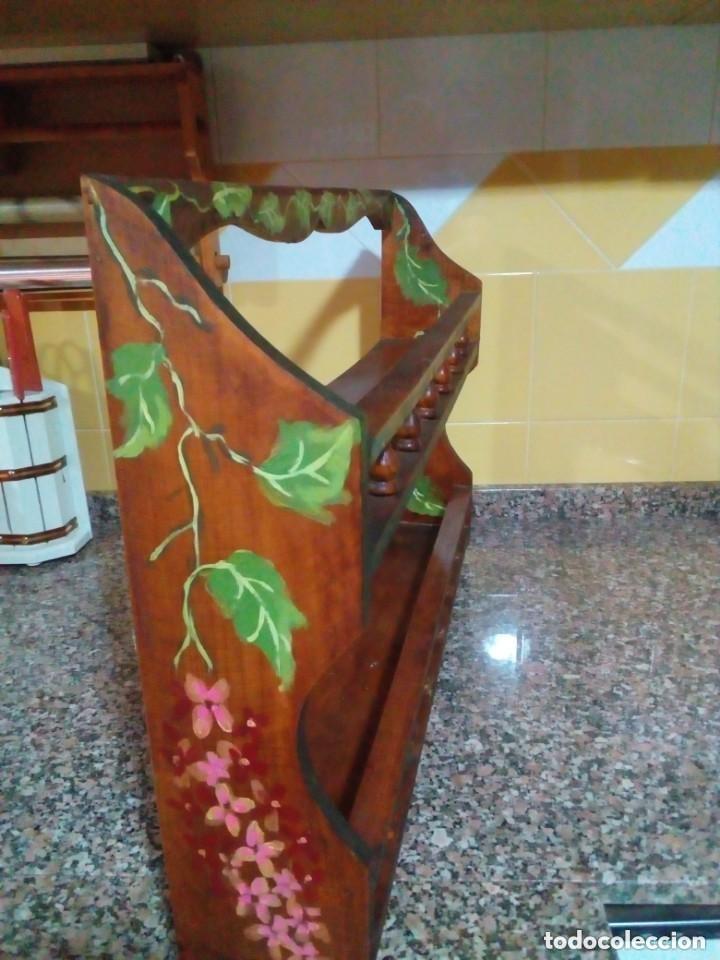 Antig&uuml;edades: BONITA ESTANTERIA DE MADERA - Foto 2