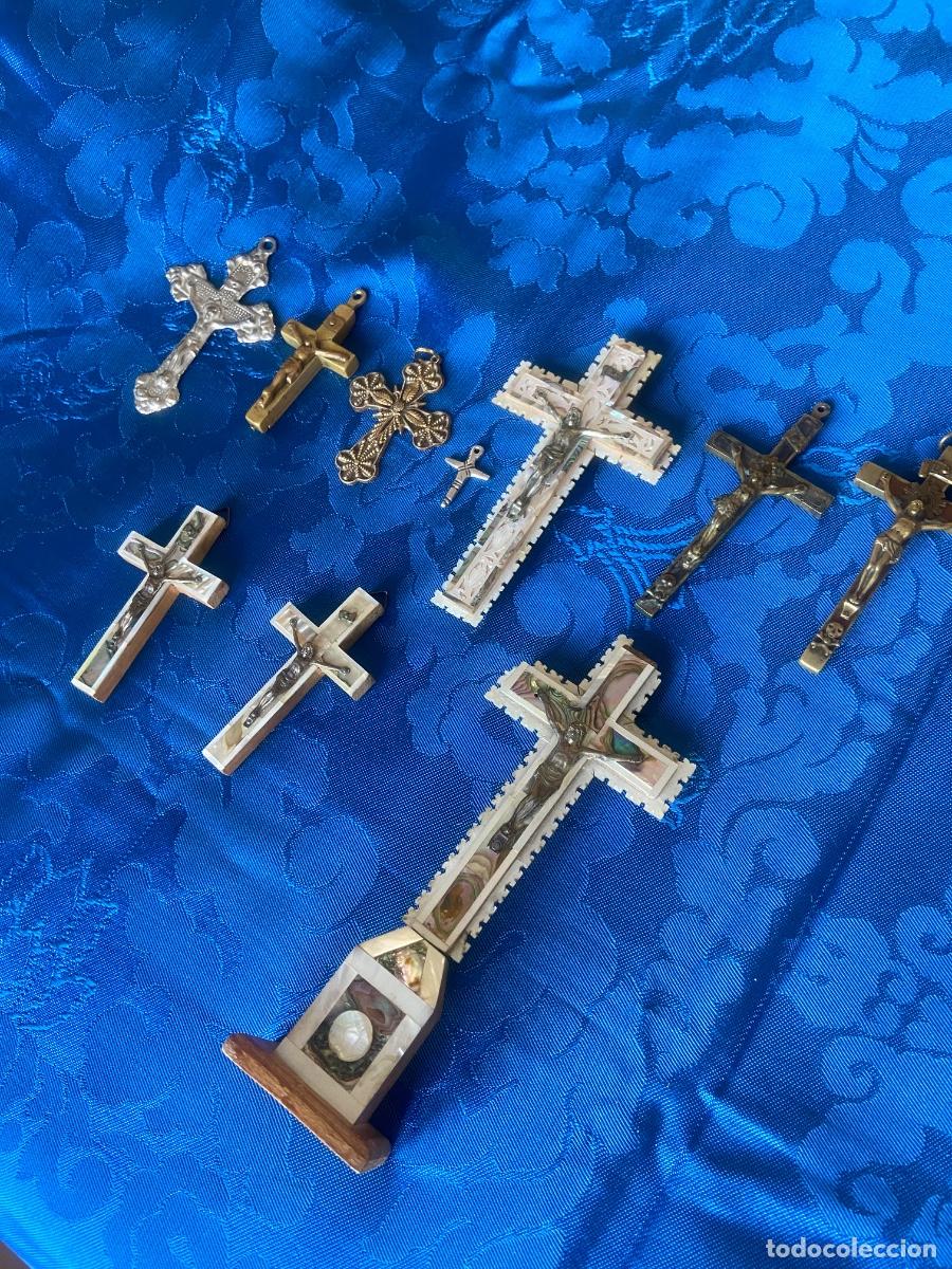 Antig&uuml;edades: 10 CRUCES DE DISTINTOS MATERIALES