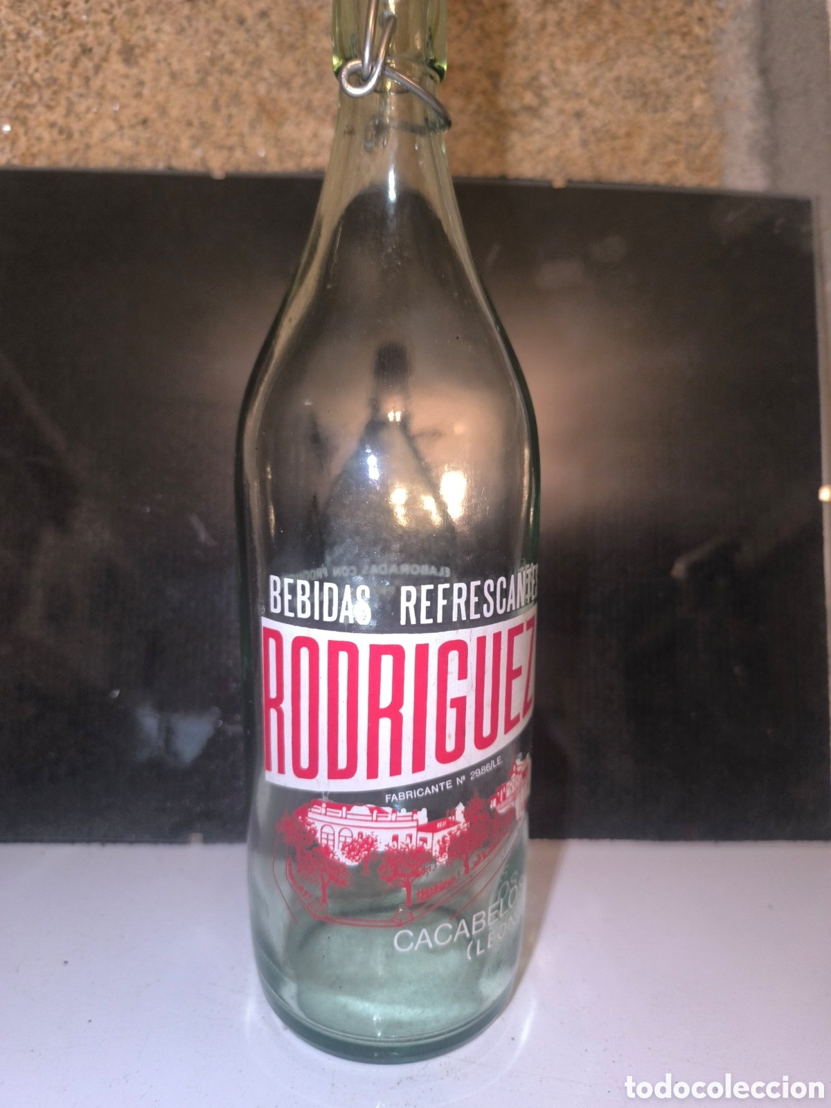 Antig&uuml;edades: Botella antigua de gaseosa