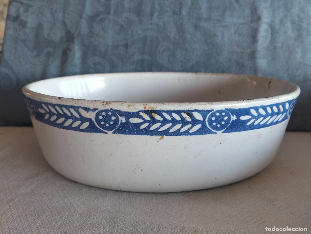 Antiquit&eacute;s: Cuenco vol fuente antiguo de ceramica loza blanca con cenefa pintada de Manises de los a&ntilde;os 30-40