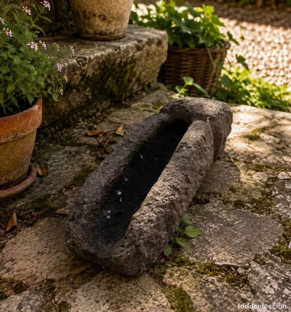 Antig&uuml;edades: Ca&ntilde;o de piedra gran&iacute;tica, norte de Portugal,