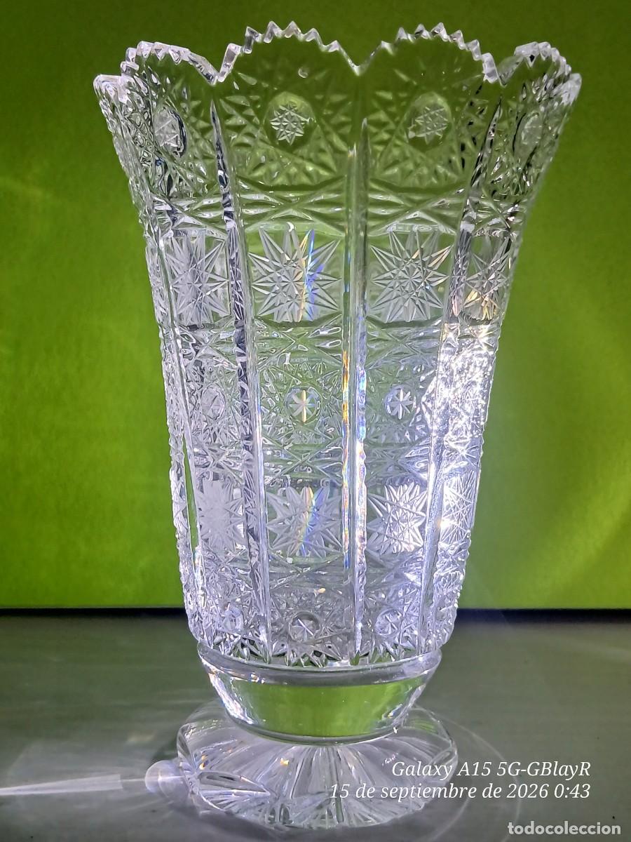 Antiquit&eacute;s: Jarr&oacute;n cristal de plomo tallado de Bohemia.