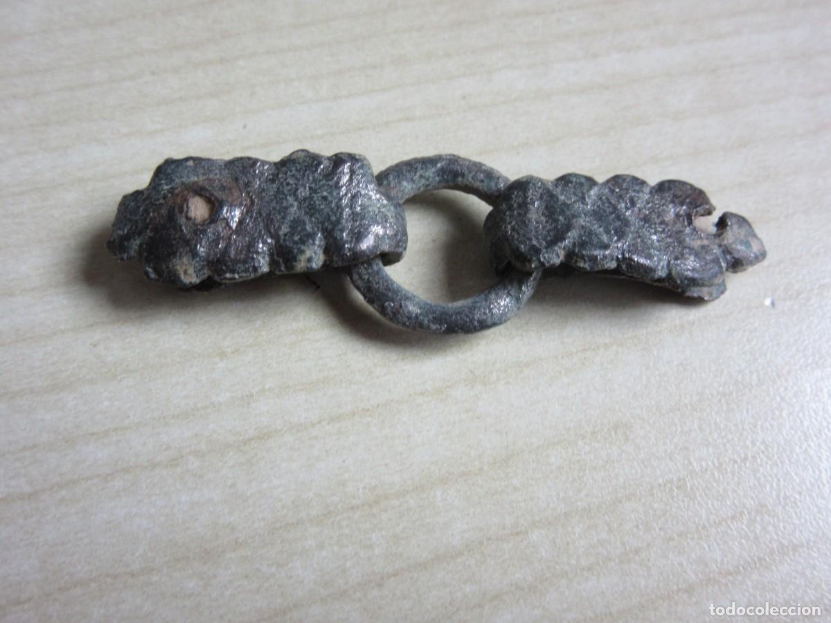 Antiquit&eacute;s: Doble enganche de correaje decorados Bronce Posible medieval