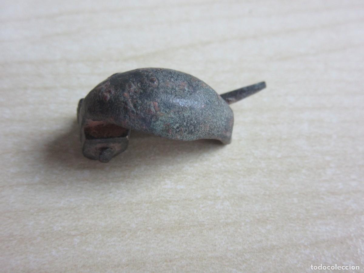 Oggetti Antichi: Arco de f&iacute;bula anular hisp&aacute;nica de Bronce con aguja &Eacute;poca prerromana Longitud 3 cm