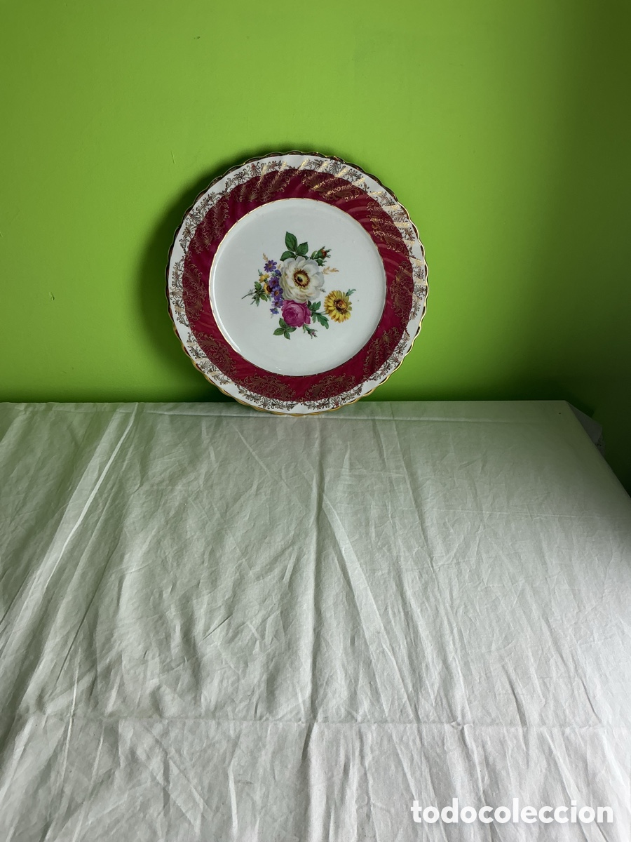Antig&uuml;edades: Gran Plato Decorativo de Porcelana Floral con Oro &ndash; Vintage Mediados Siglo XX