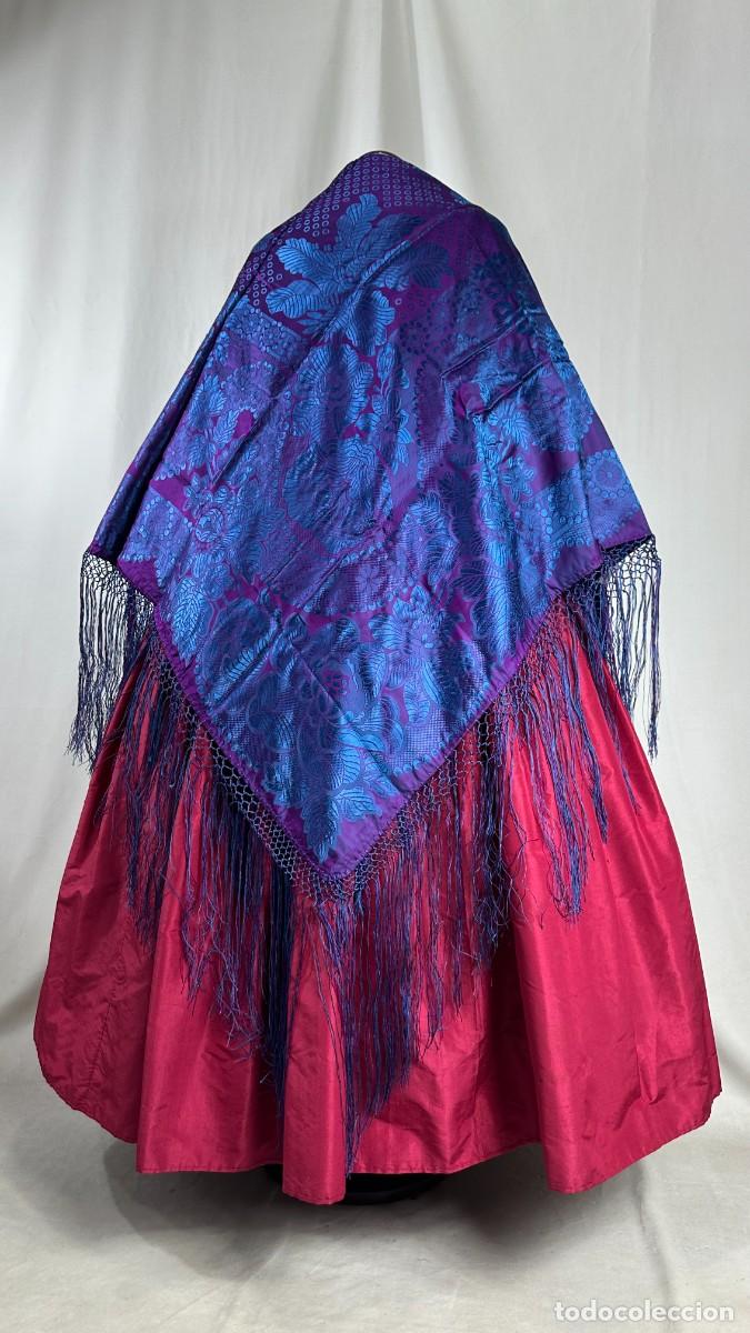 Antig&uuml;edades: Pa&ntilde;uelo adamascado azul y morado