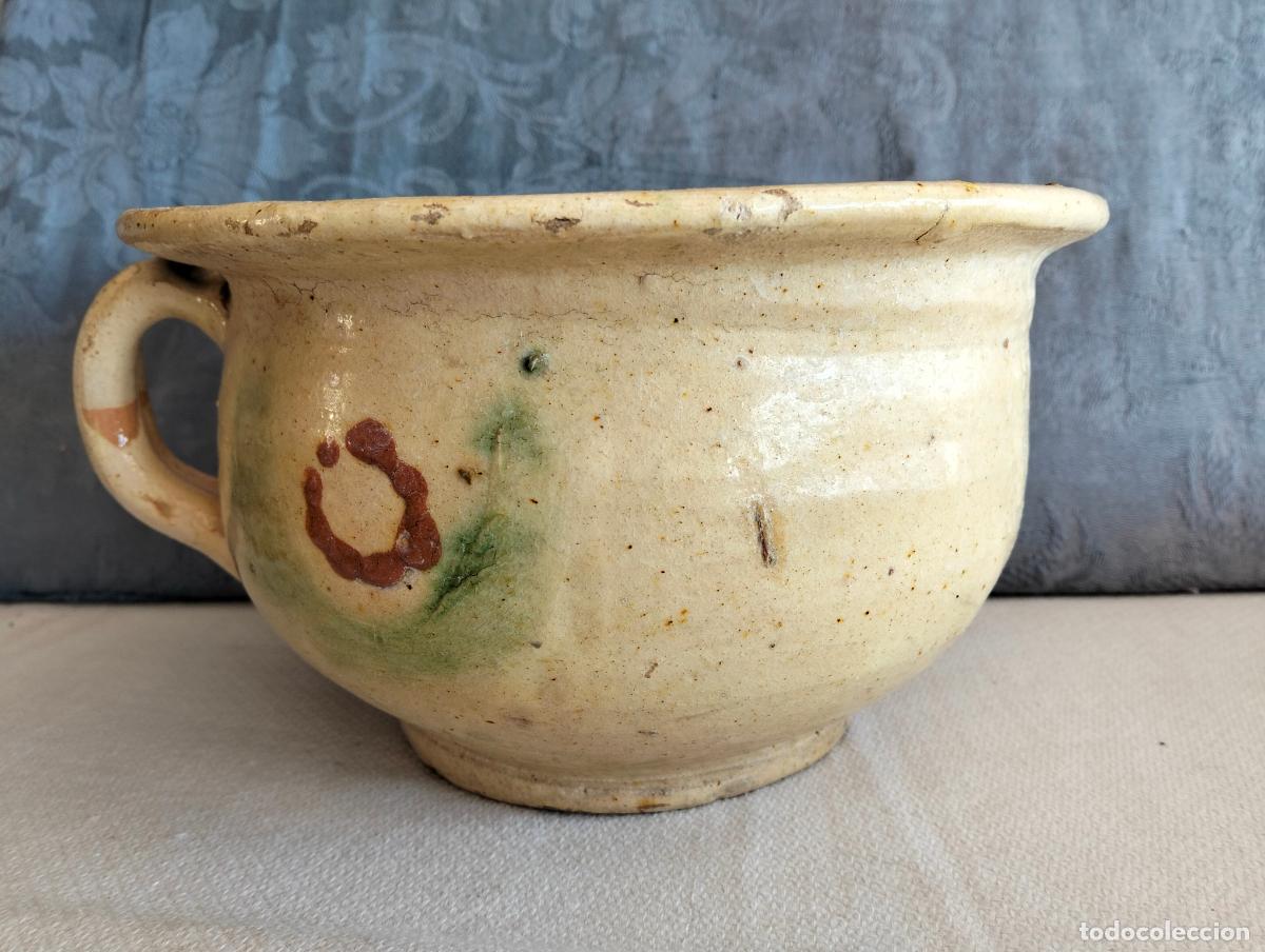 Antiquit&auml;ten: Orinal antiguo de cer&aacute;mica pintada con flores de la Bisbal cer&aacute;mica popular Catalana del siglo XIX