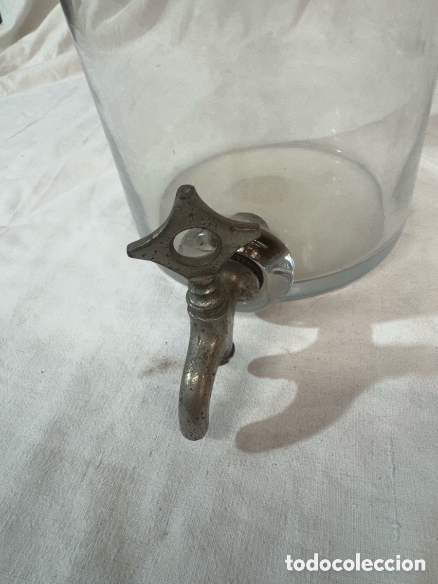 Antig&uuml;edades: Botella de cristal de colmado con grifo - Foto 2