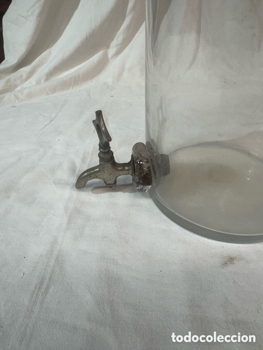 Antig&uuml;edades: Botella de cristal de colmado con grifo - Foto 3