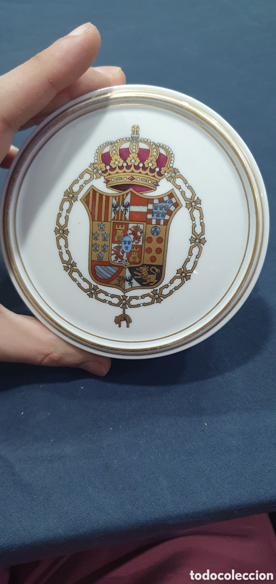 Antiques: Caja en porcelana de Bidasoa escudo de Espa&ntilde;a. (L120)