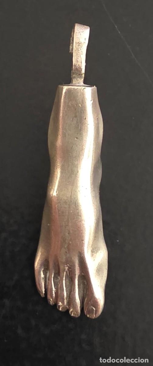 Antig&uuml;edades: Colgante vintage pie anat&oacute;mico en plata de ley &ndash; 4,5 cm &ndash; amuleto figurativo