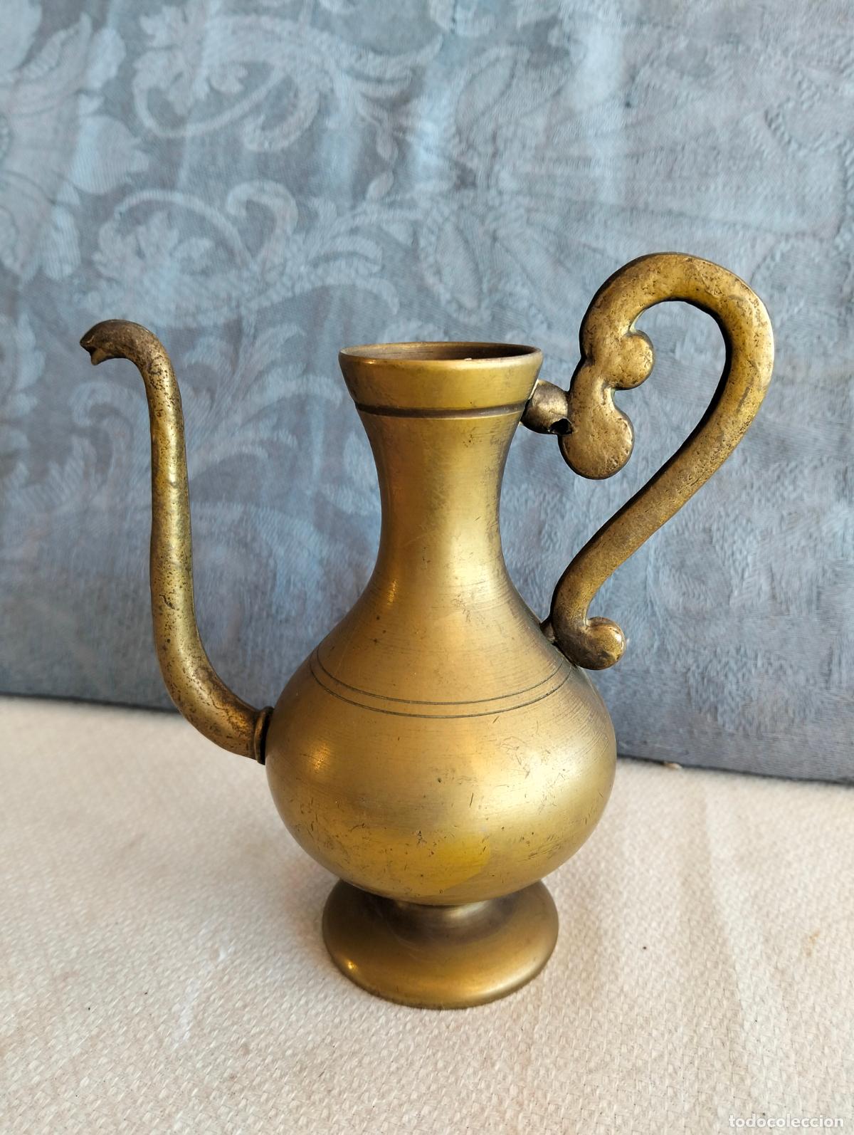 Antiques: Figura de tetera decorativa de bronce lat&oacute;n con asa y tubo largo de los a&ntilde;os 60-70