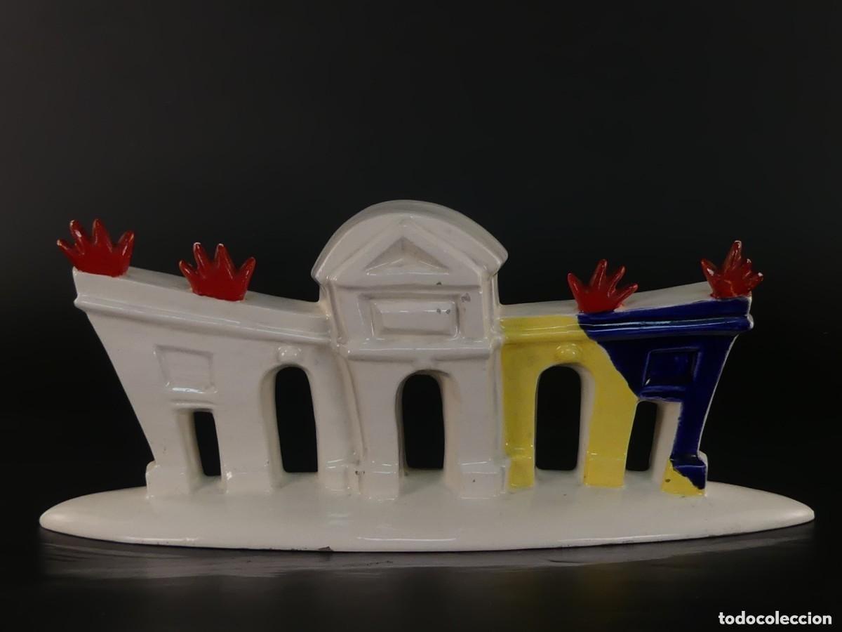 Antiguidades: SOUVENIR DE MADRID DE PORCELANA &ndash; PUERTA DE ALCALA
