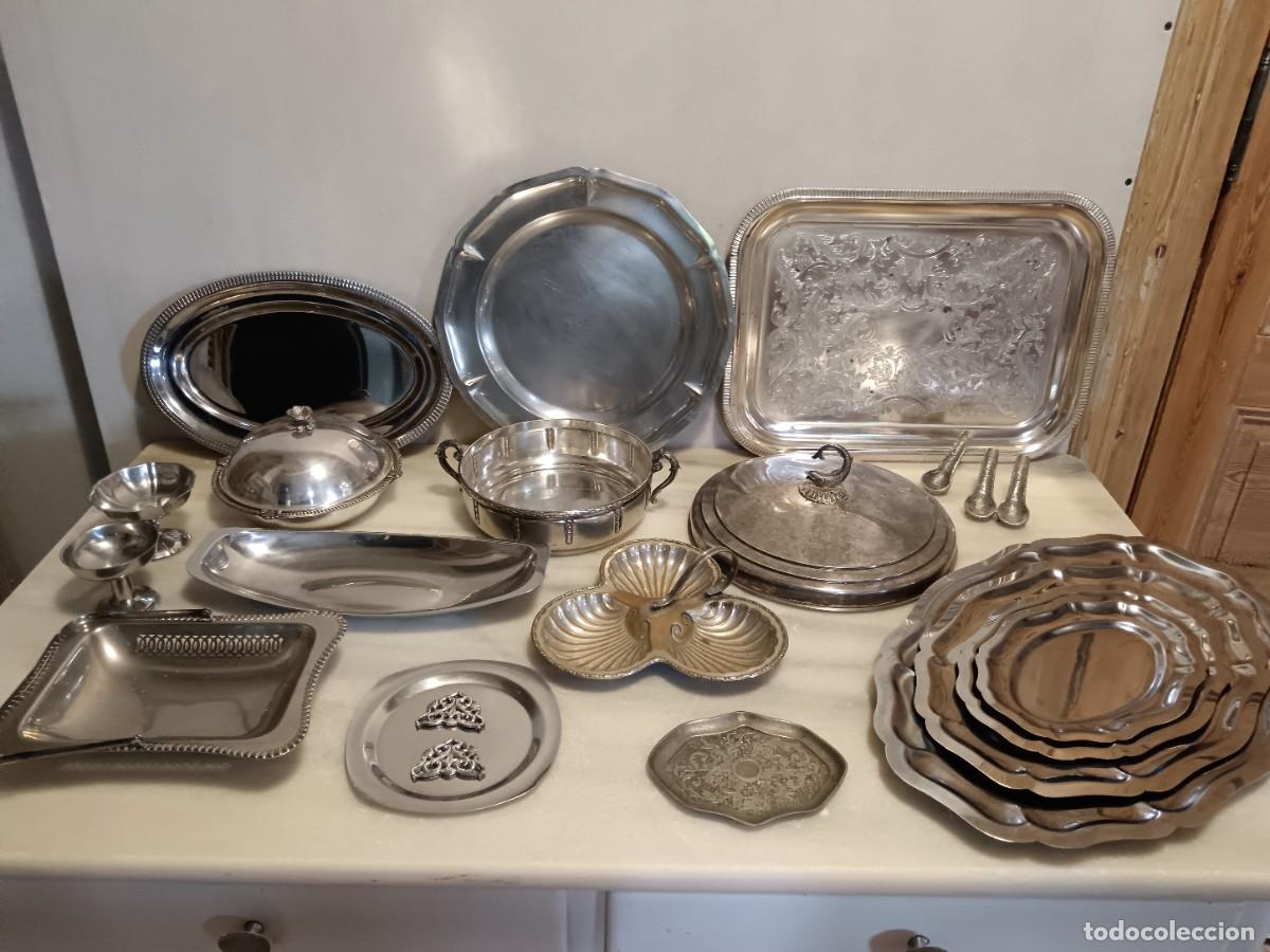 Oggetti Antichi: LOTE DE BANDEJAS Y OBJETOS DE METAL PLATEADO