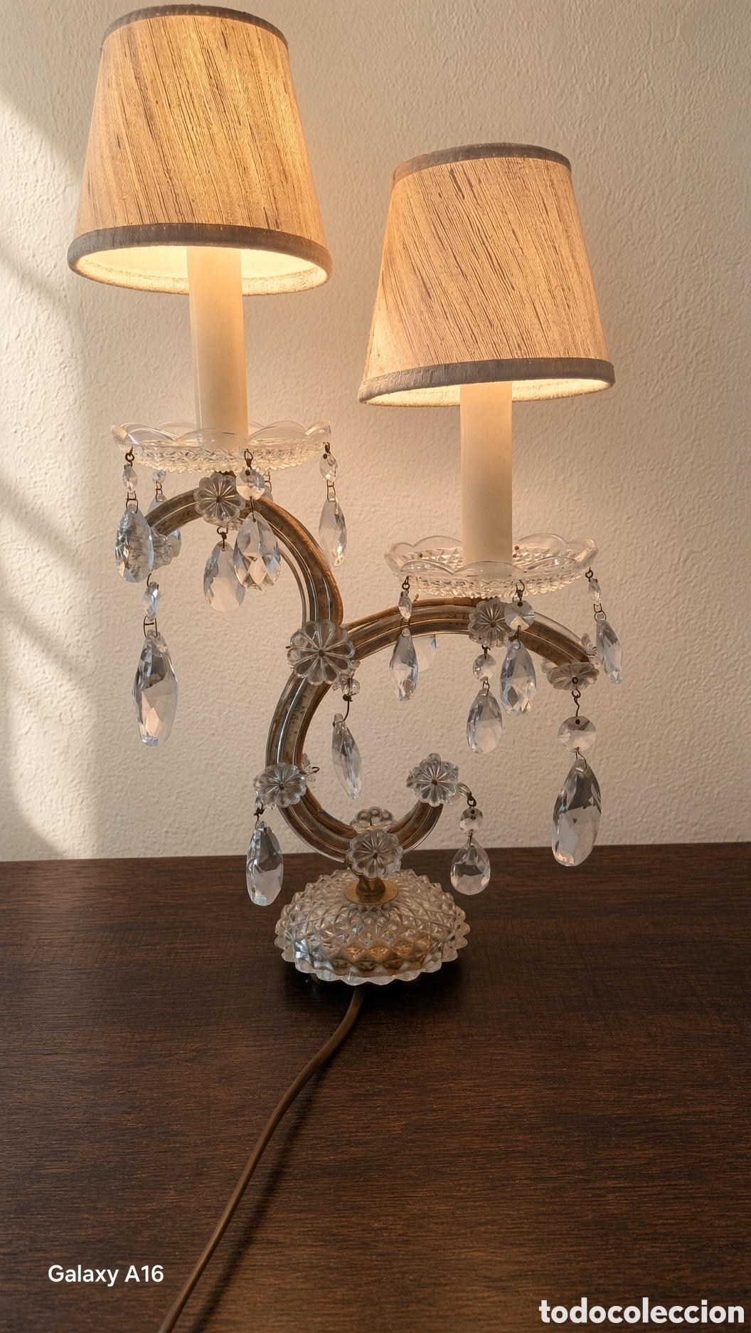 Antig&uuml;edades: L&aacute;mpara de mesa antigua de cristal Elegante l&aacute;mpara de mesa