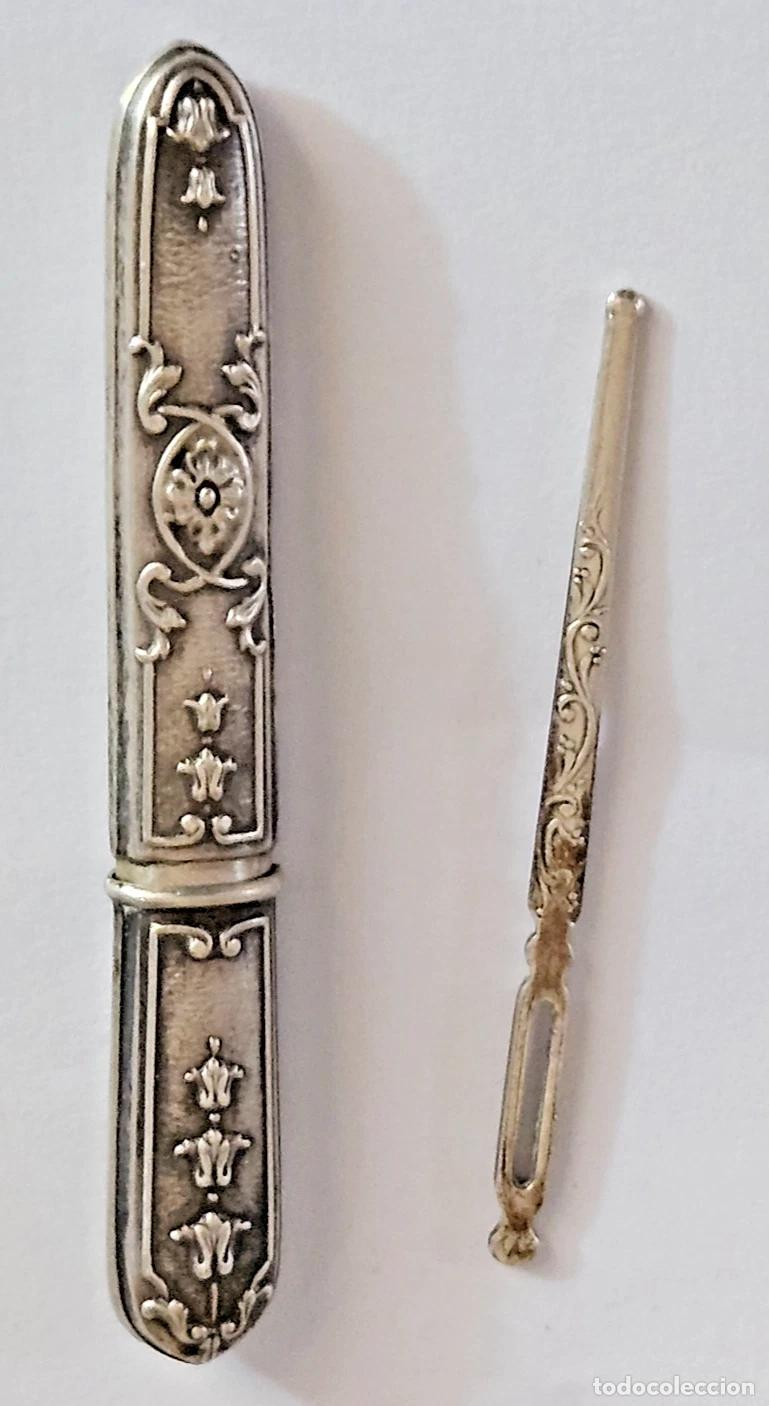 Antig&uuml;edades: ART NOUVEAU ETUI AIGUILLES COUTURE AVEC SON PASSE FIL OU ENFILE RUBAN EN ARGENT