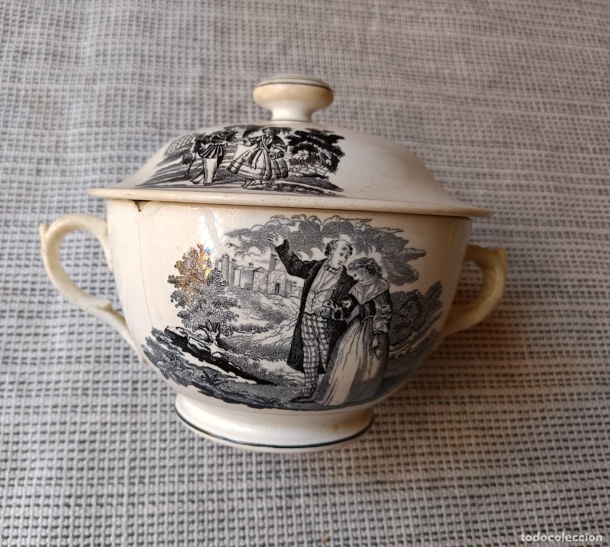 Antig&uuml;edades: Muy antigua sopera de porcelana