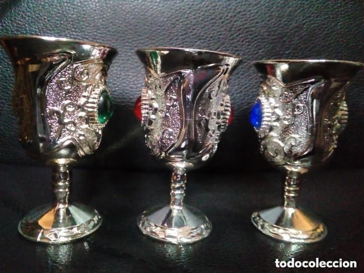Antig&uuml;edades: TRES CALICES DE PLATA TIBETANA - Foto 2