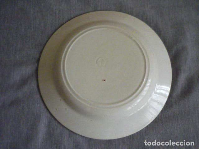 Antig&uuml;edades: PLATO DE LA CARTUJA EN ROJO 22 CM - Foto 2