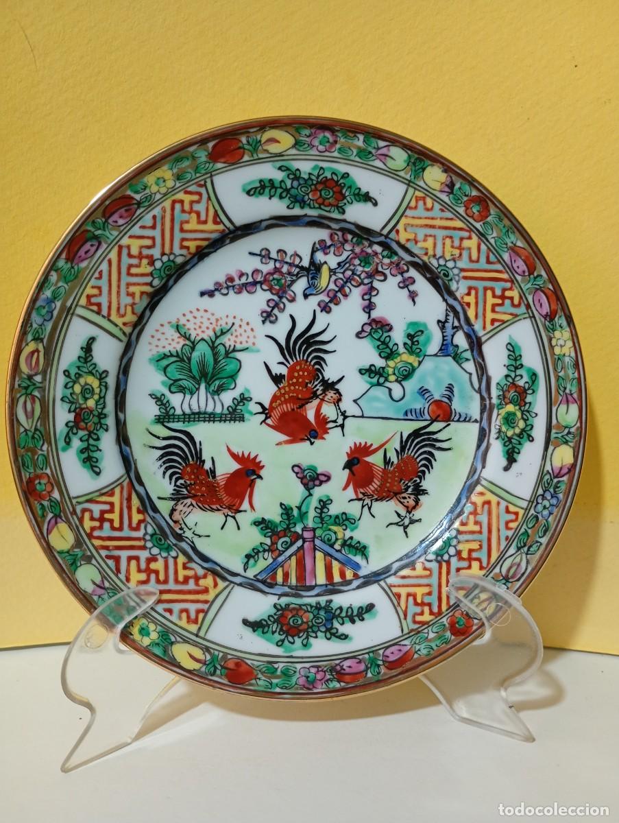 Antig&uuml;edades: Platitos de porcelana china, con dibujos de gallos rojos